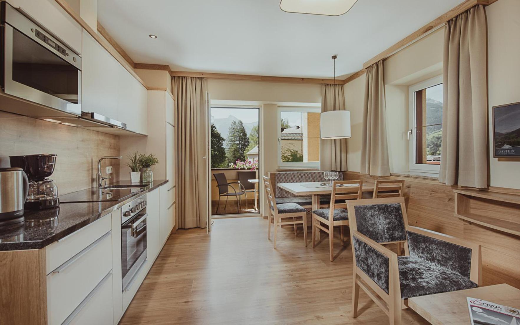 Appartement Hotel Panorama-Im Bademantel Direkt In Die Alpentherme Bad Hofgastein Luaran gambar